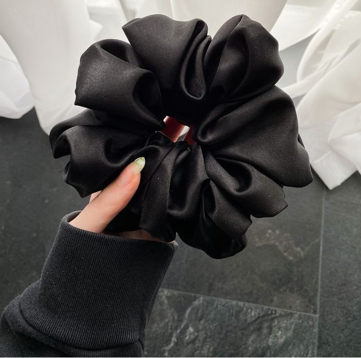Siyah Lüx Saten XXL Scrunchie Toka, Büyük Boy Simit Toka, El Yapımı