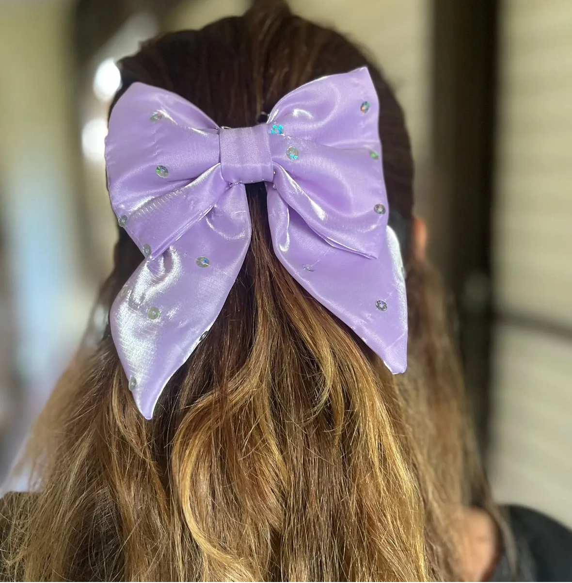 Lila Parlak Pullu Fiyonk Toka - Parlak Saç Aksesuarı