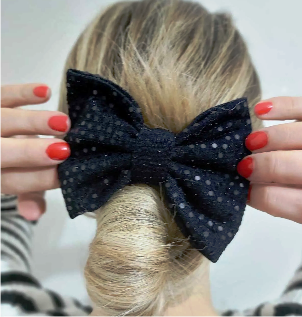 Siyah Pullu Otomatik Fiyonk Toka - Pullu Tokalar