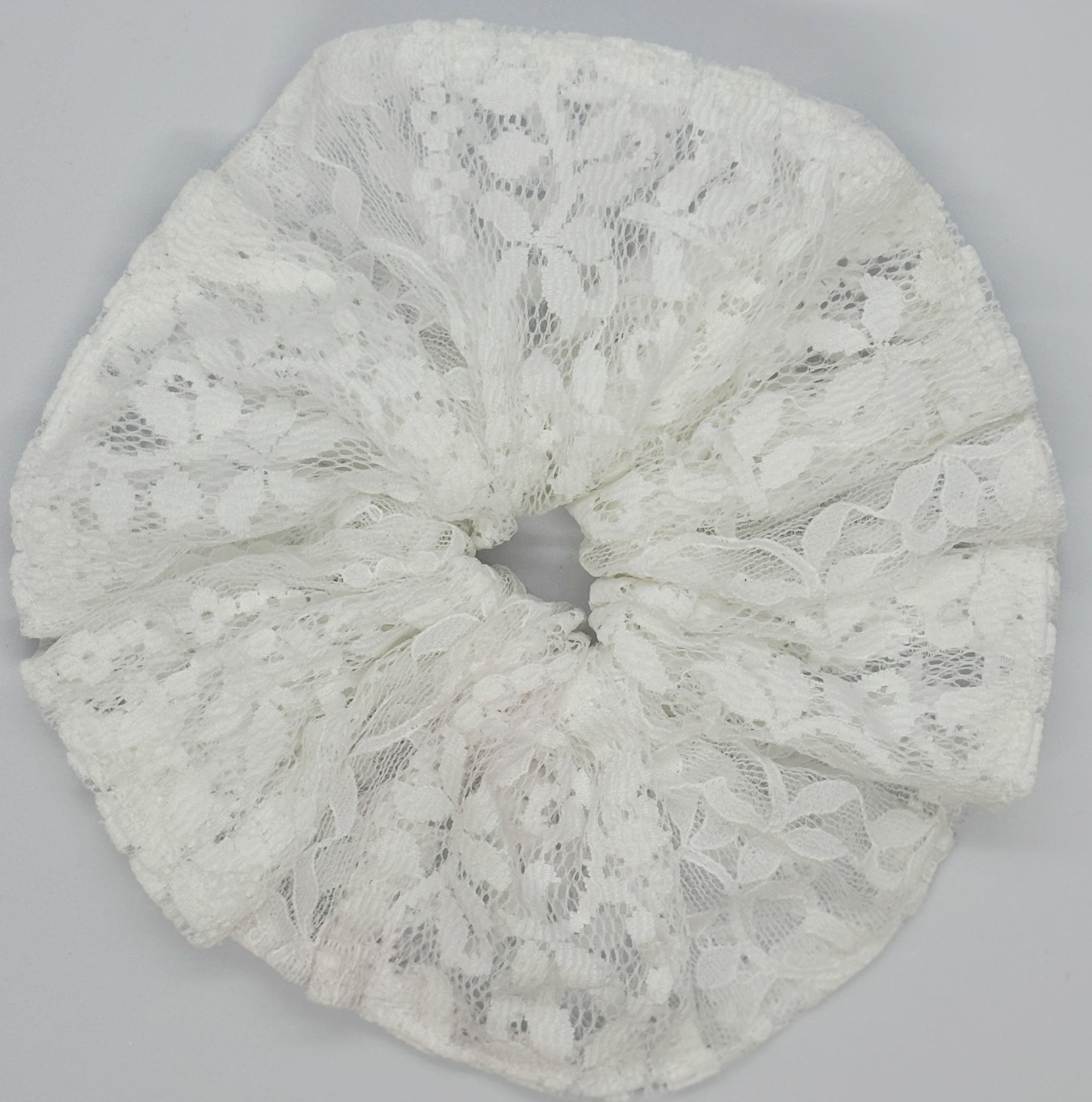 Beyaz Dantel Simit Toka - Zarif ve Şık Saç Aksesuarı