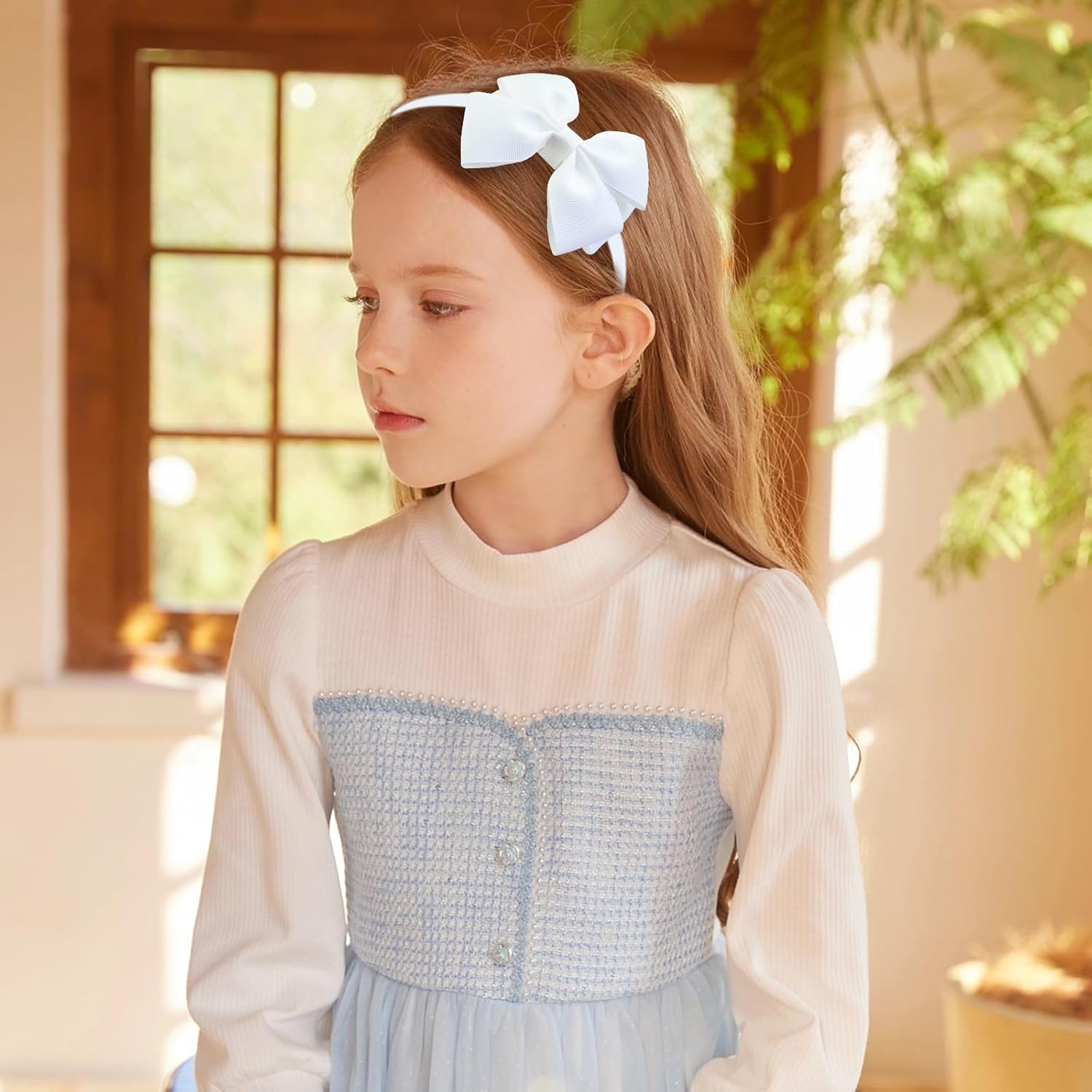 Beyaz Fiyonk Detaylı Esnek Saten Taç – Şık ve Rahat Saç Aksesuarı