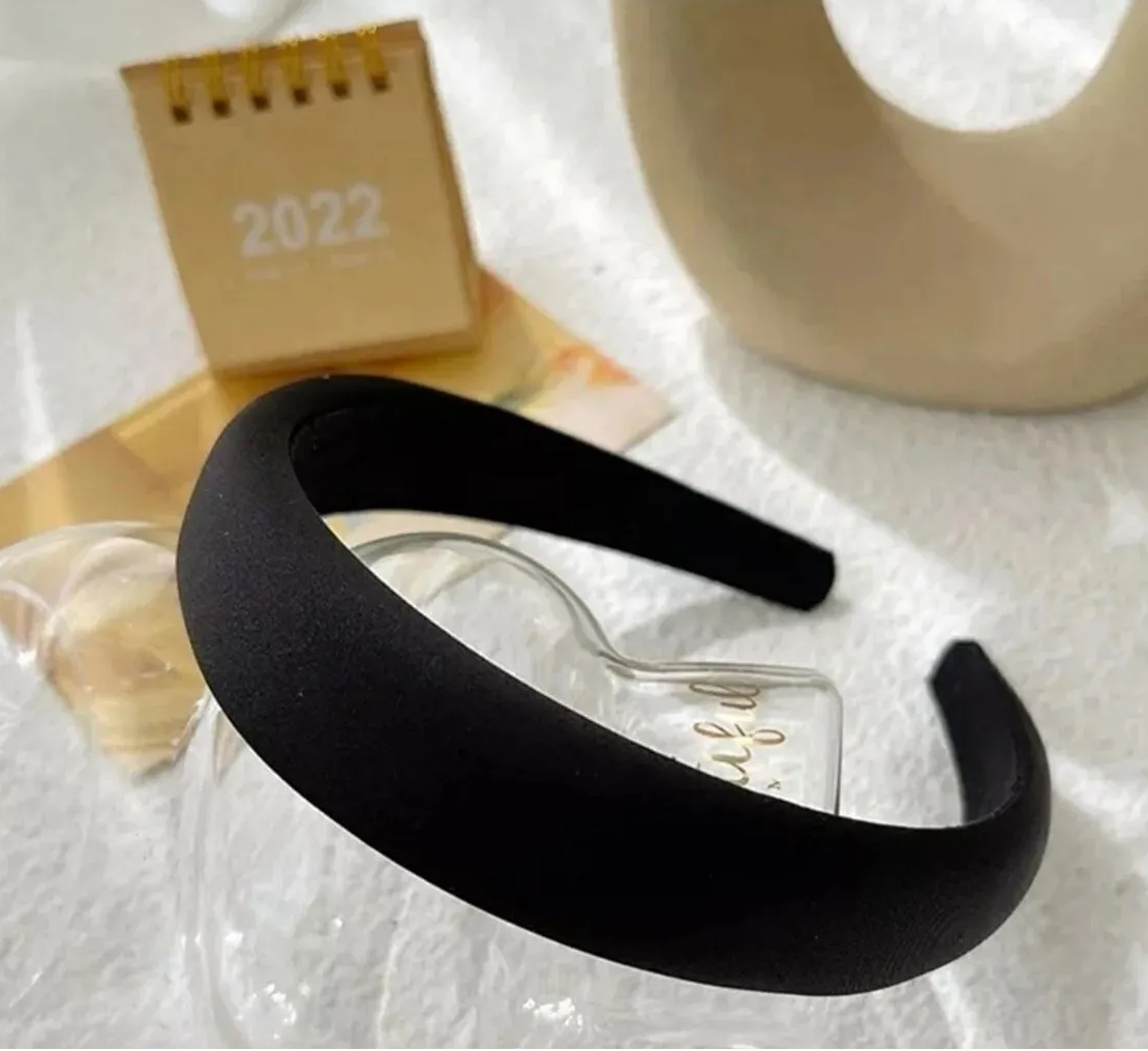 Siyah Kadife Süngerli Taç