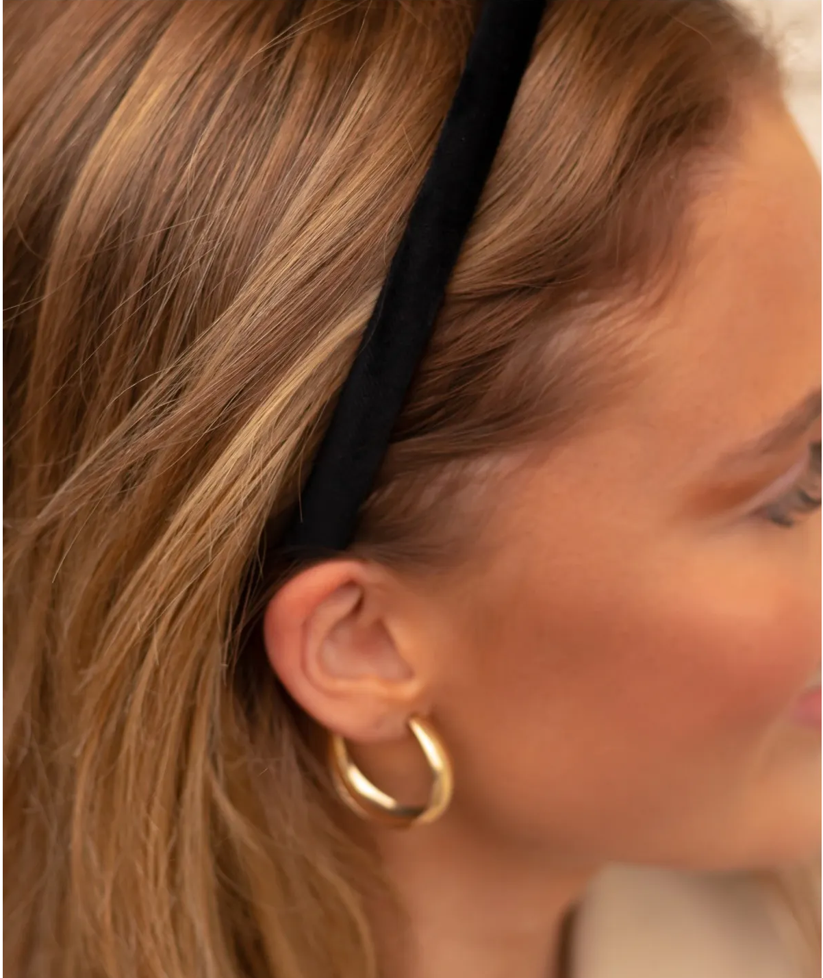 Siyah İnce Kadife Taç - 1,5 Cm