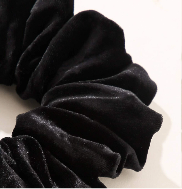 İpeksi Kadife Siyah El Yapımı Simit Toka- Orta Boy