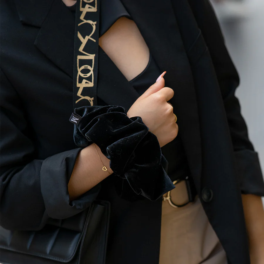 Sİyah Büyük Boy Kadife Siyah El Yapımı Simit Toka - XXL Scrunchies