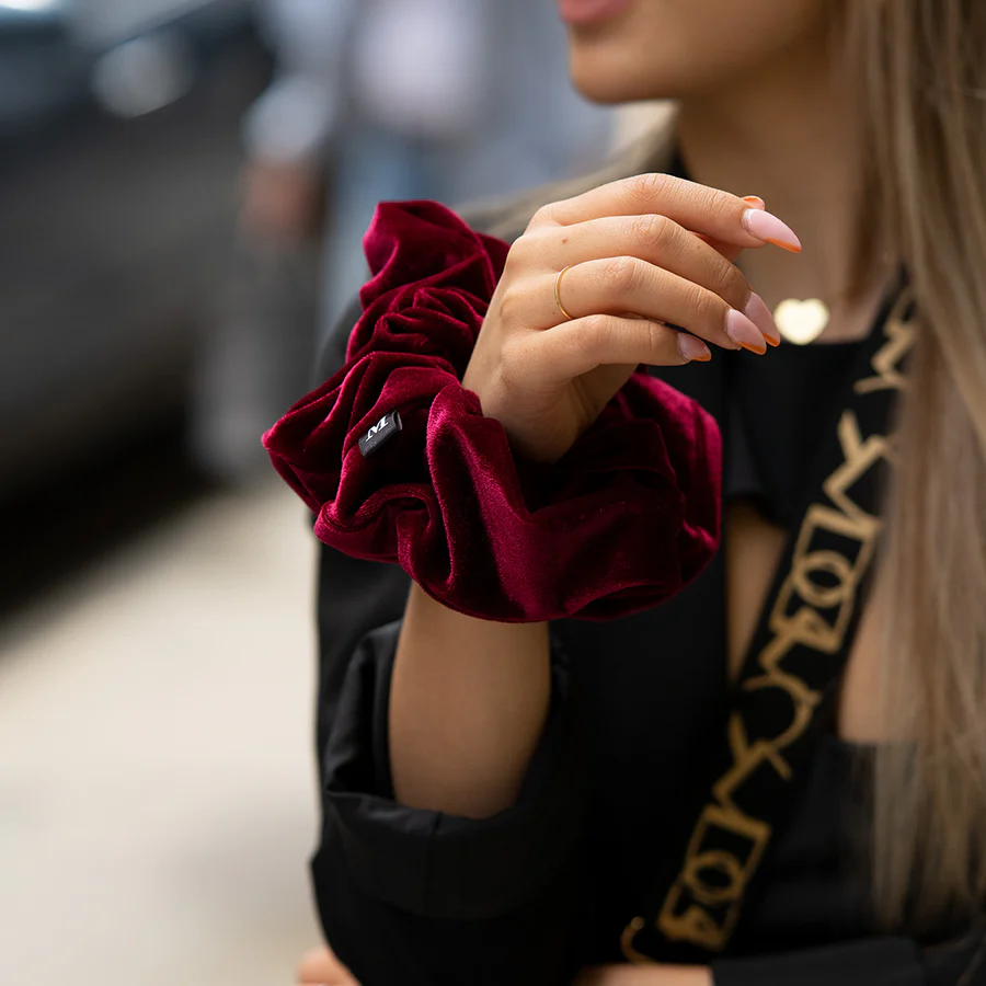 Bordo Büyük Boy Kadife Siyah El Yapımı Simit Toka - XXL Scrunchies