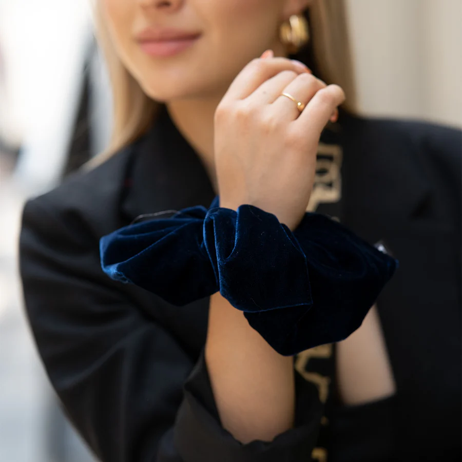 Lacivert Büyük Boy Kadife Siyah El Yapımı Simit Toka - XXL Scrunchies