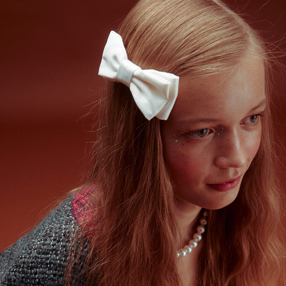 Beyaz Çift Kat Saten Fiyonk Klipsli Saç Tokası
