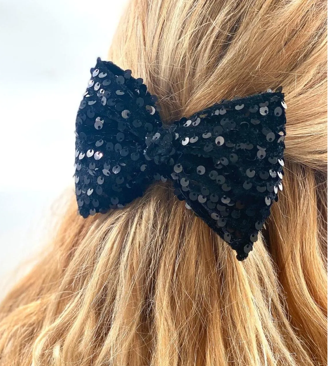 Lüks Siyah Pullu Parlak Fiyonk Metal Klipsli Toka