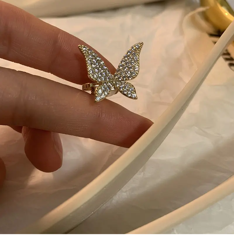 Sıkıştırmalı Deliksiz Japon ve Kore Tarzı  Zirkon Taşlı Sol Kulak Kıkırdak Küpesi, 1 Adet